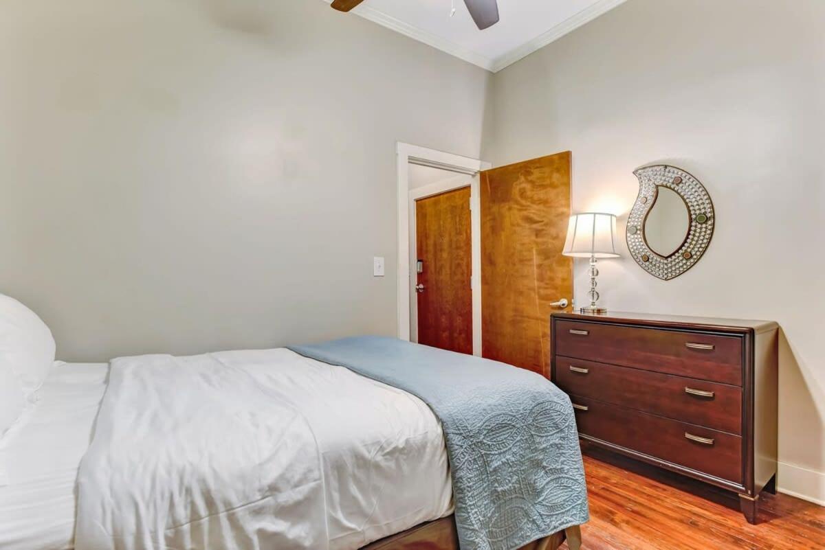 E Bay St Loft By City Market And River Street Savannah Exterior photo